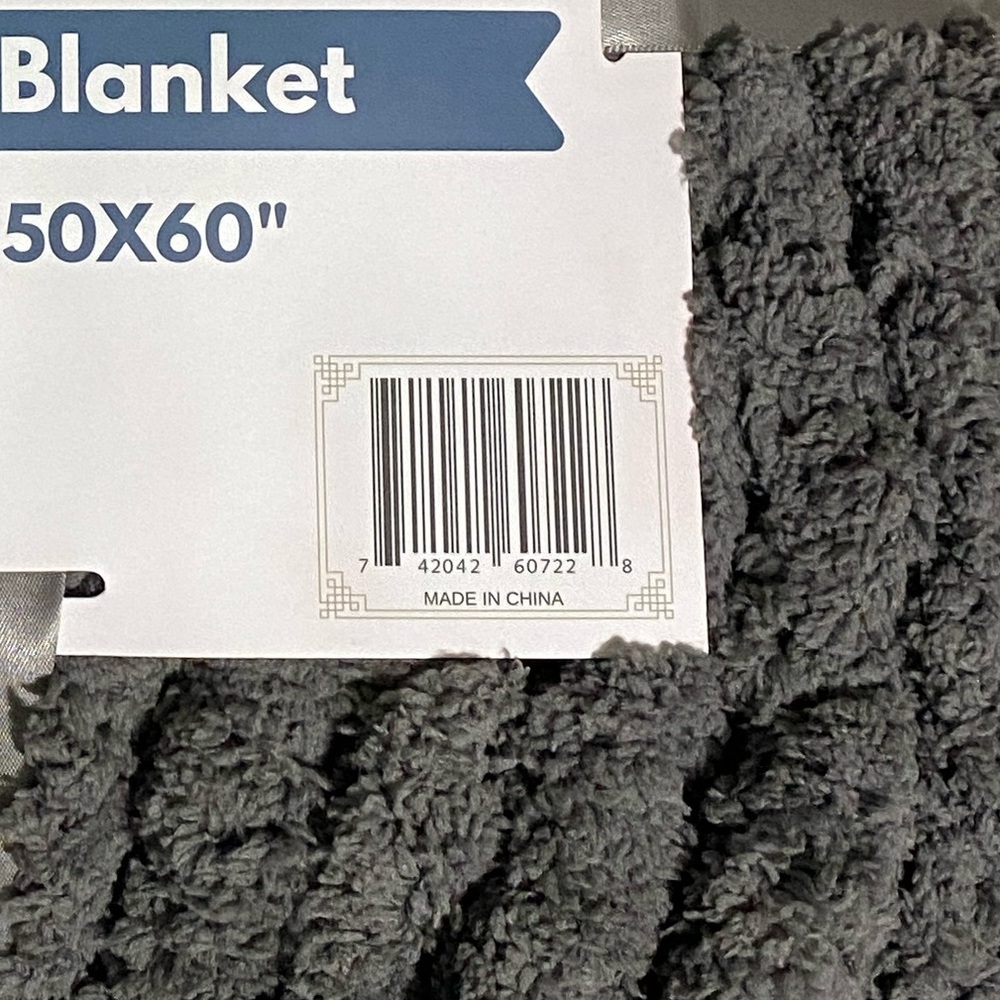HEARTH & STONE Chunky Chenille Knit Blanket SLATE GRAY 50X60" NWT - Picture 6 of 6